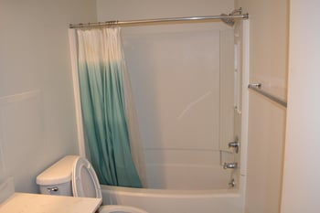 4018 The Oaks Dr, Raleigh, NC 27606