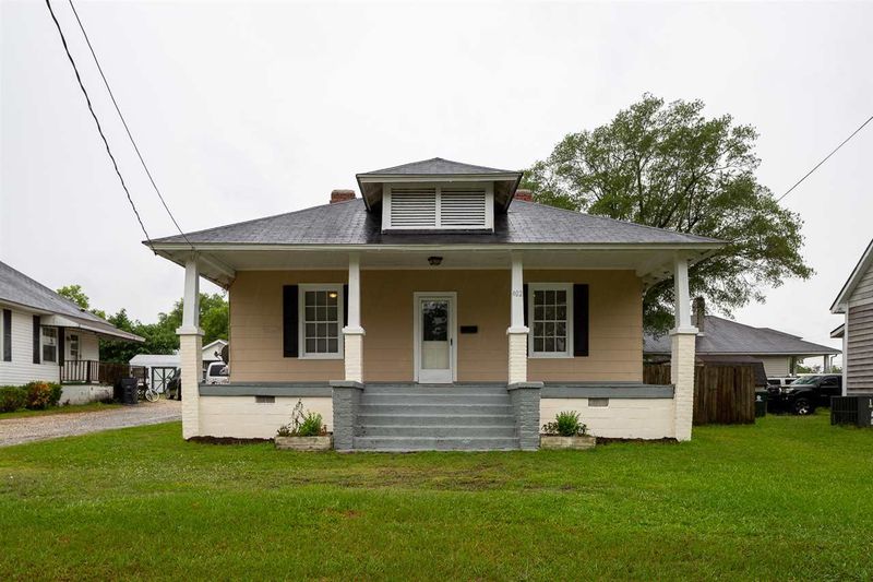 402 S 15th St, Erwin, NC 28339