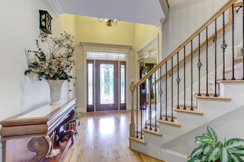 402 Balmoral St, Clayton, NC 27520