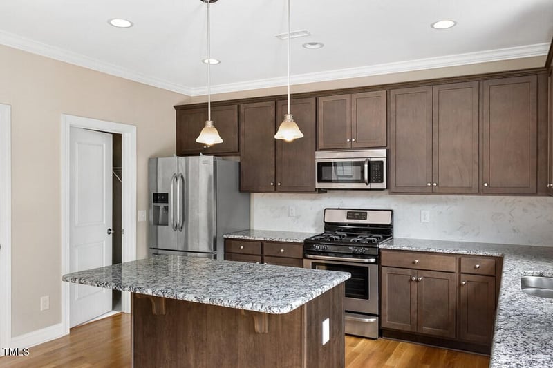 402 Blue Lake Dr, Mebane, NC 27302