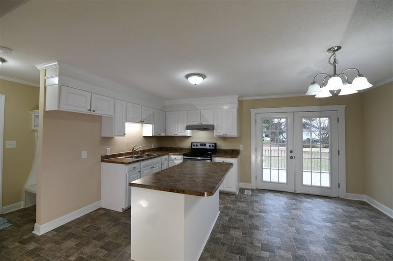 402 W C St, Erwin, NC 28339