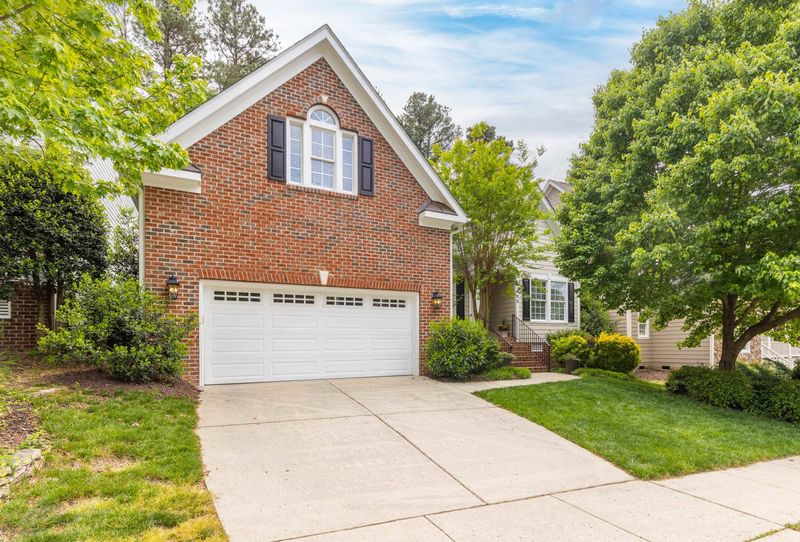 402 Chandler Grant Dr, Cary, NC 27519