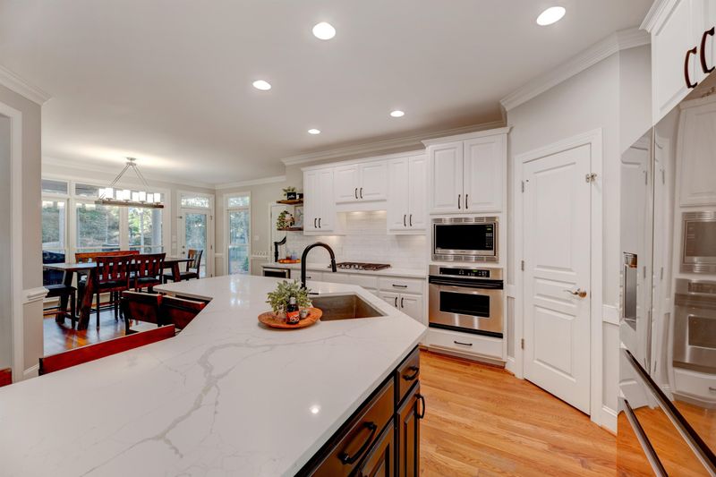 402 Chanticlair Dr, Apex, NC 27502
