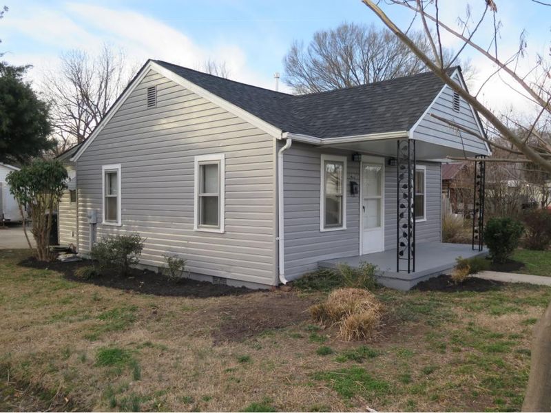 402 Chestnut St, Burlington, NC 27217