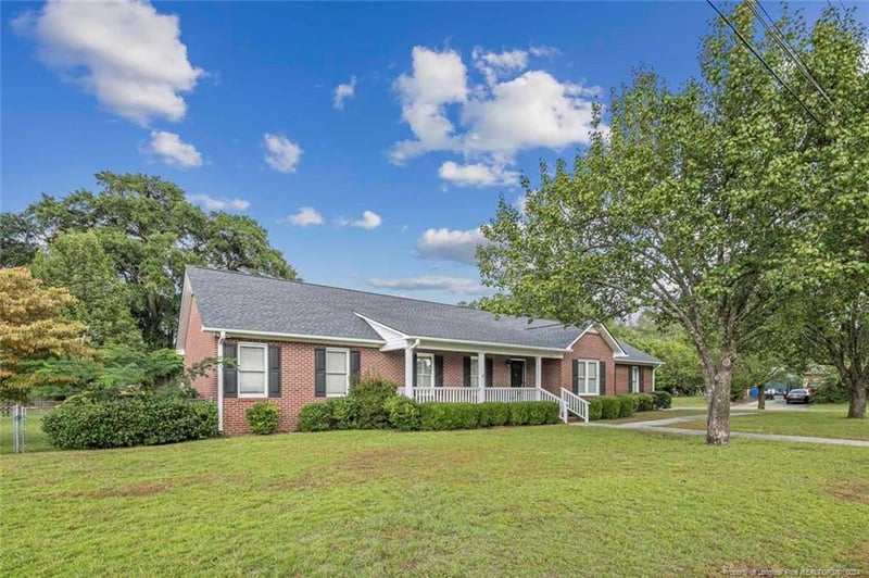 402 Concord Dr, Fayetteville, NC 28311