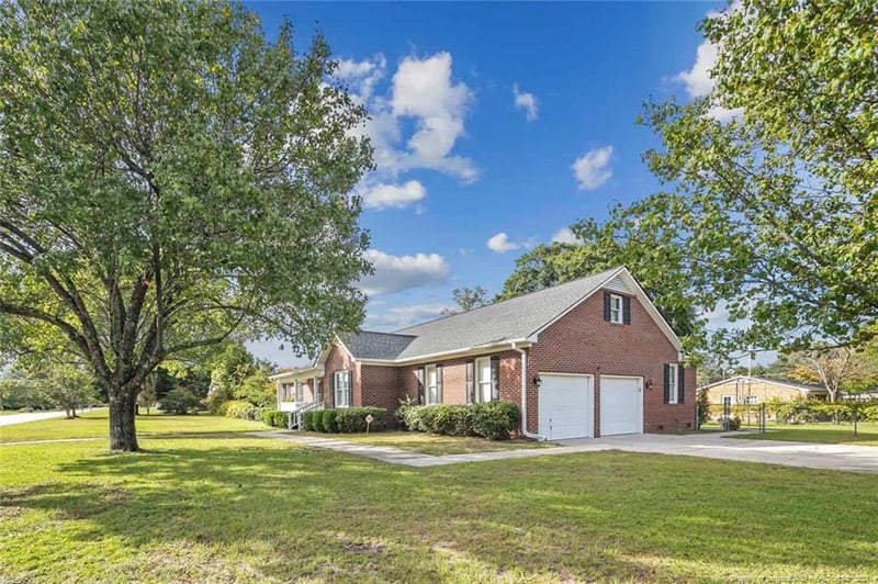 402 Concord Dr, Fayetteville, NC 28311