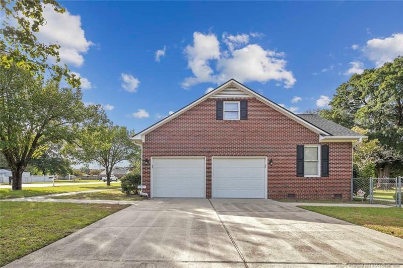 402 Concord Dr, Fayetteville, NC 28311