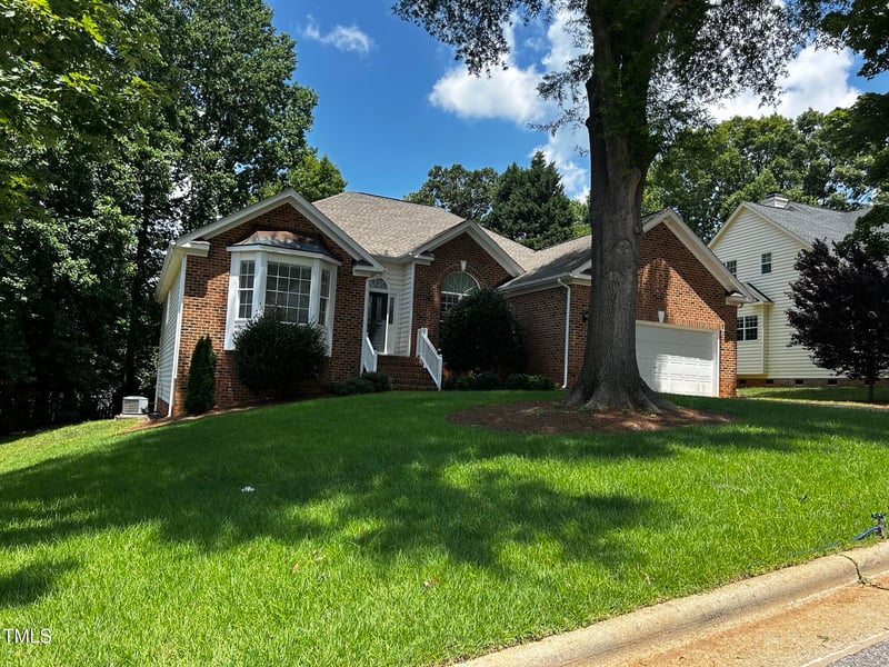 402 Cricketfield Ln, Cary, NC 27518