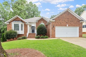 402 Cricketfield Ln, Cary, NC 27518