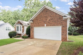 402 Cricketfield Ln, Cary, NC 27518