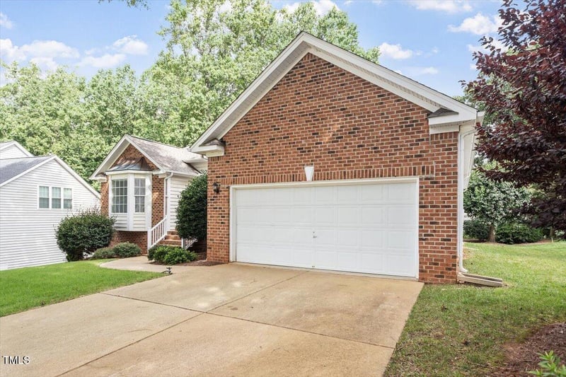 402 Cricketfield Ln, Cary, NC 27518
