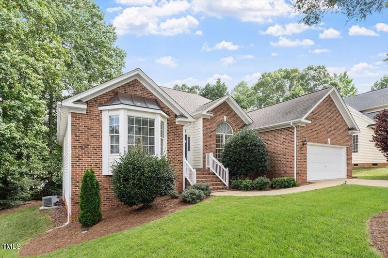 402 Cricketfield Ln, Cary, NC 27518