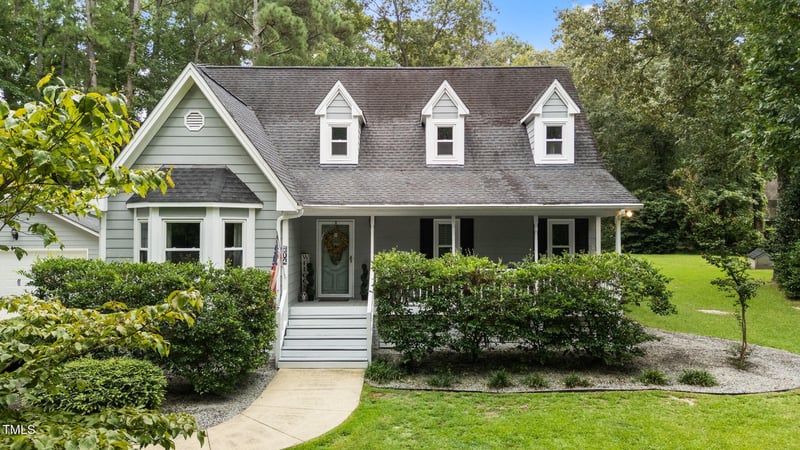 402 Cross Lake Dr, Fuquay Varina, NC 27526