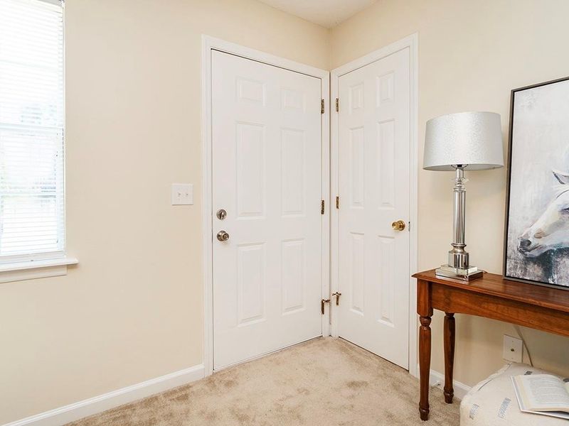 402 E Davis St, Burlington, NC 27215