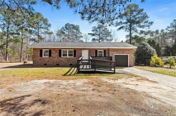 402 Gainey Rd, Raeford, NC 28376