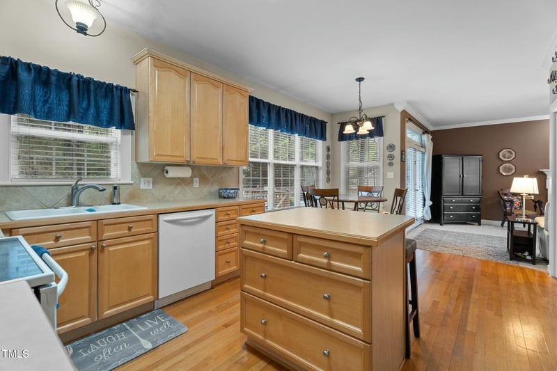 402 Green Turret Dr, Rolesville, NC 27571