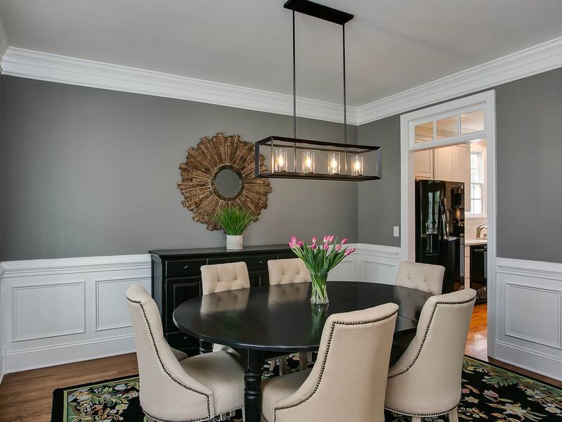 402 Highgrove Dr, Chapel Hill, NC 27516
