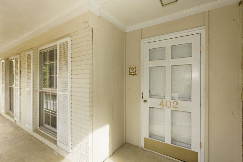 402 Hillcrest Rd, Apex, NC 27502