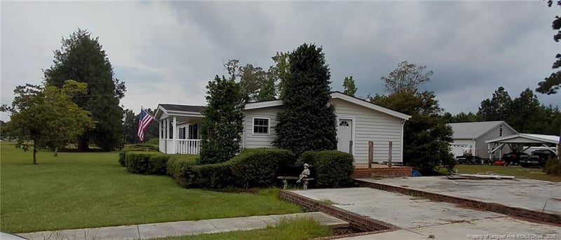 402 John B Carter Rd, Fayetteville, NC 28312