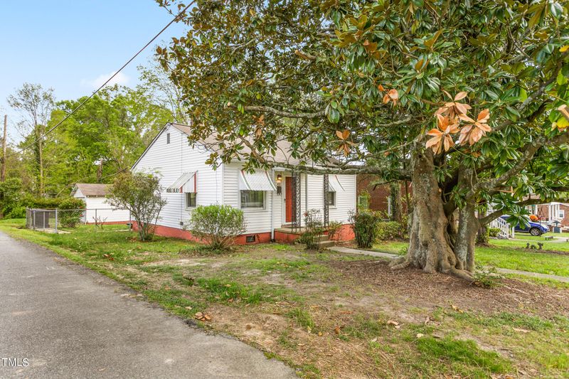 402 Kernodle Dr, Burlington, NC 27215
