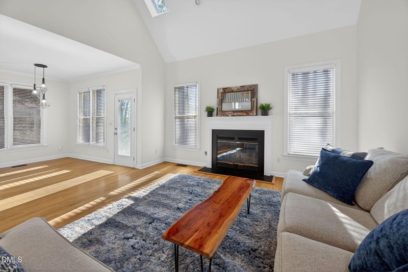 402 Lippershey Ct, Cary, NC 27513