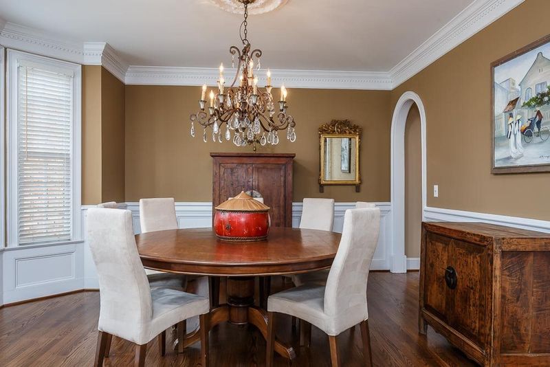 402 Midenhall Way NW, Cary, NC 27513