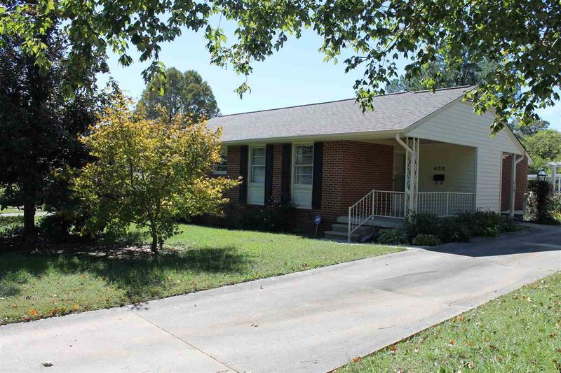 402 Oakgrove Dr, Graham, NC 27253