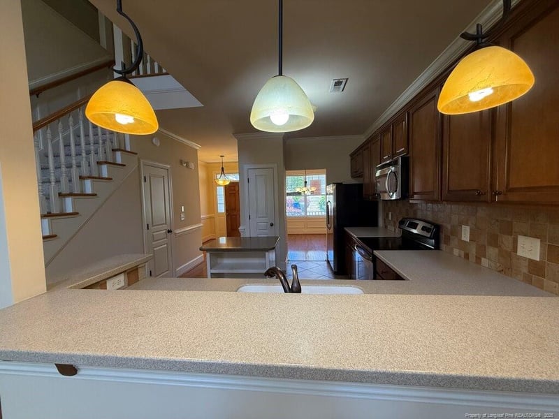 402 Ponton Dr, Fayetteville, NC 28314