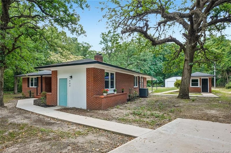 402 Poplar Hill Rd, Fayetteville, NC 28312
