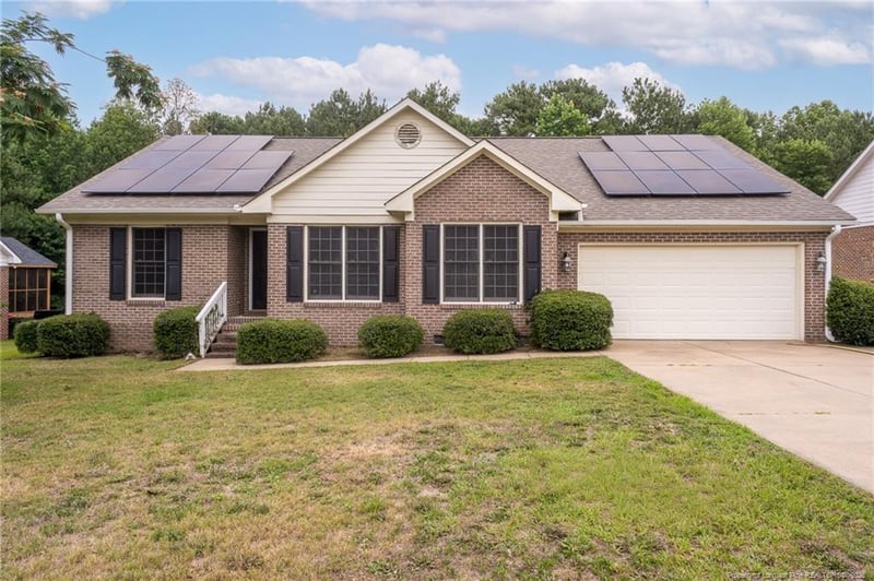 402 Roundtree Dr, Fayetteville, NC 28303