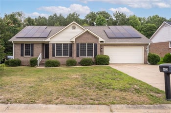 402 Roundtree Dr, Fayetteville, NC 28303