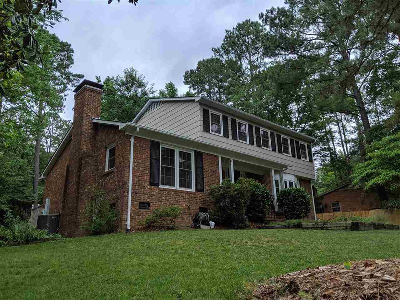 402 Sharon Rd, Chapel Hill, NC 27157