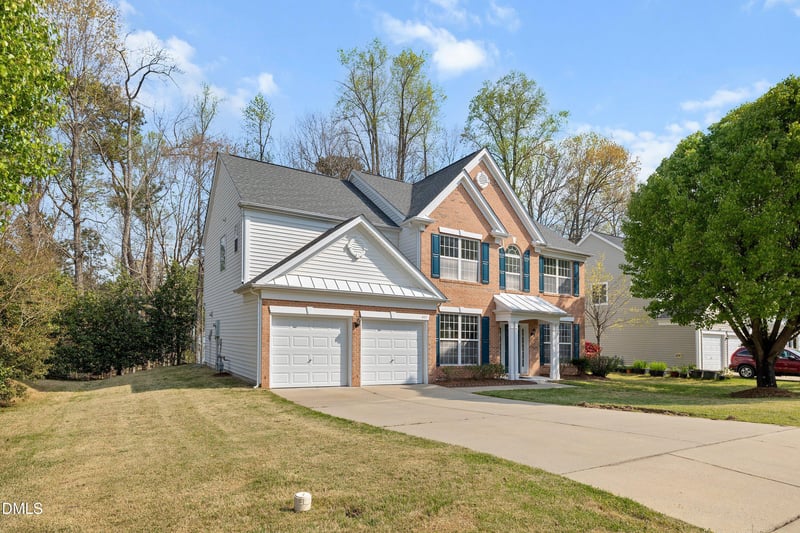 402 Sherwood Forest Pl, Cary, NC 27519