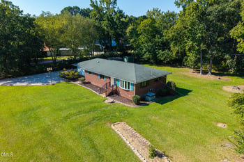402 Stallings Rd, Zebulon, NC 27597