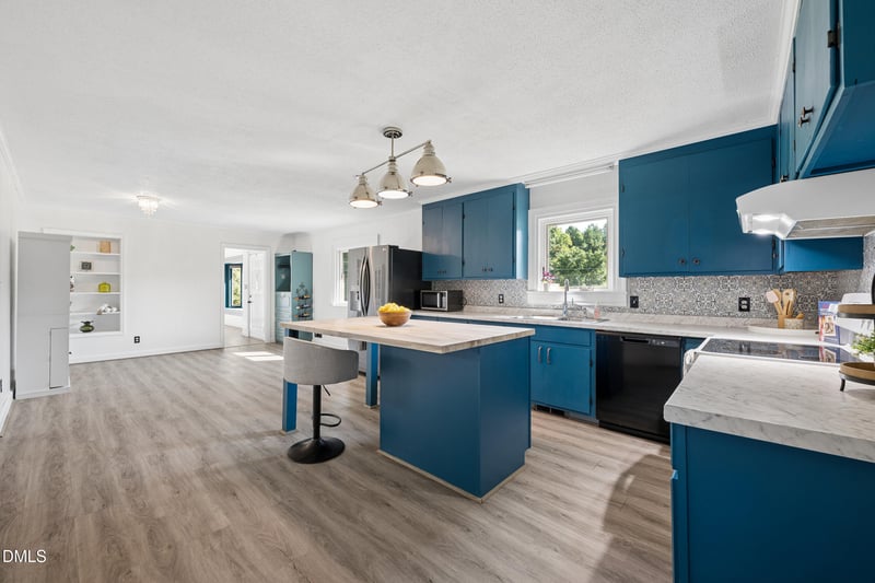 402 Stallings Rd, Zebulon, NC 27597