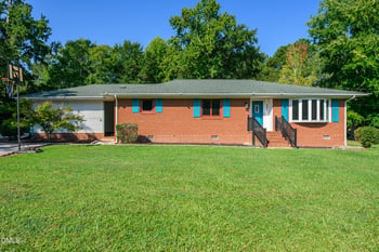402 Stallings Rd, Zebulon, NC 27597
