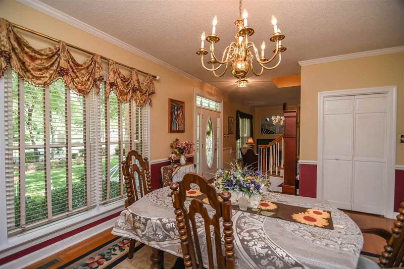 402 Stonebrook Dr, Clayton, NC 27520