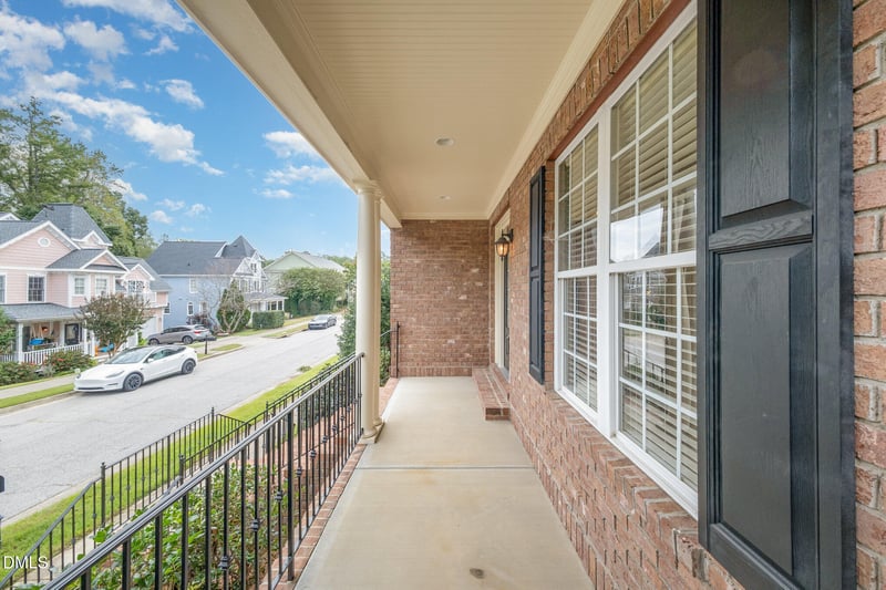 402 Village Loop Dr, Apex, NC 27502