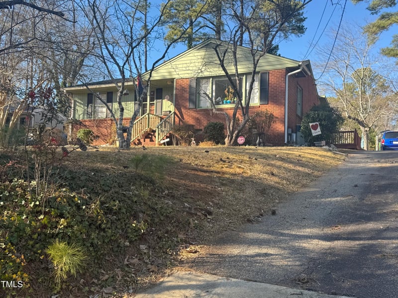 402 Willow St, Cary, NC 27511