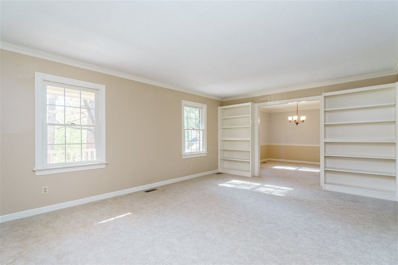 4020 Brewster Dr, Raleigh, NC 27606