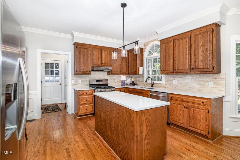 4020 Gumleaf Dr, Apex, NC 27539
