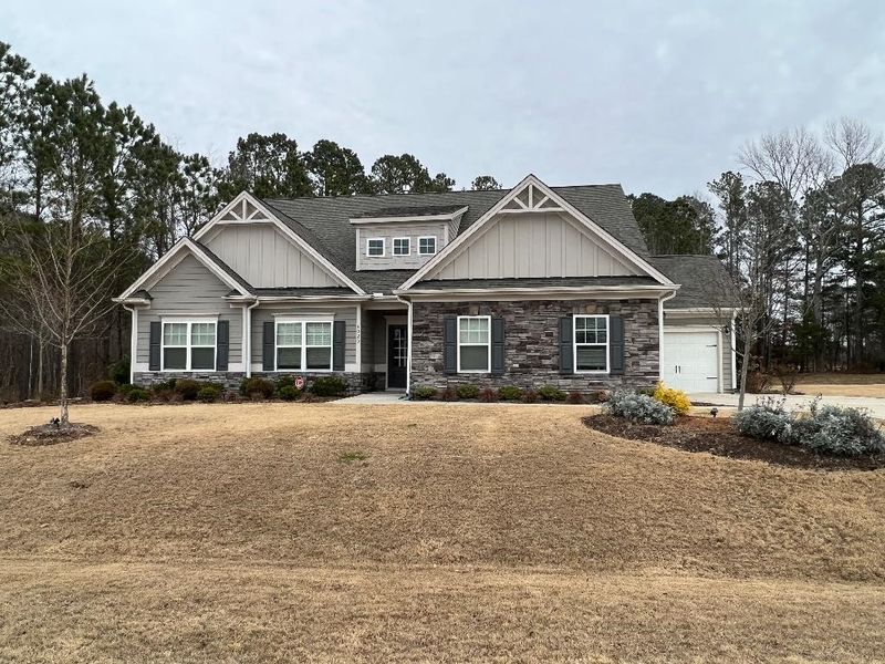 4020 Mendenhall Dr, Zebulon, NC 27597