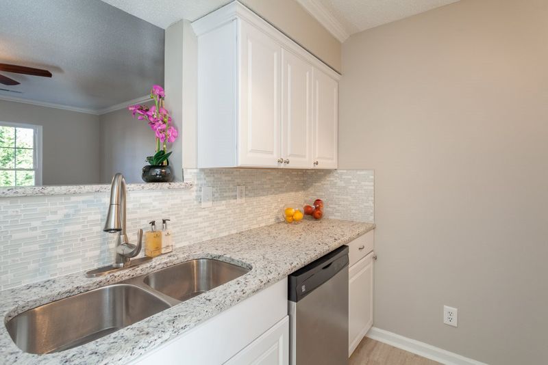 4020 Meriwether Dr, Durham, NC 27704