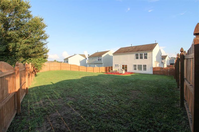 4021 Crowfield Dr, Raleigh, NC 27610