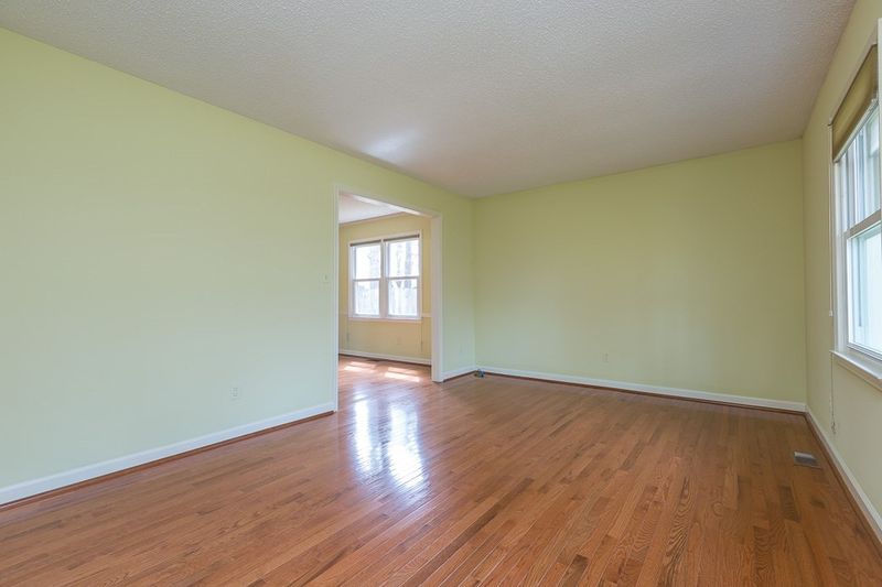 4021 Grimstead Ln, Raleigh, NC 27613