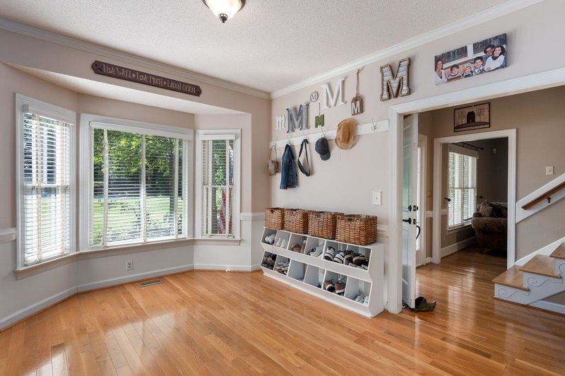 4021 Gumleaf Dr, Apex, NC 27539