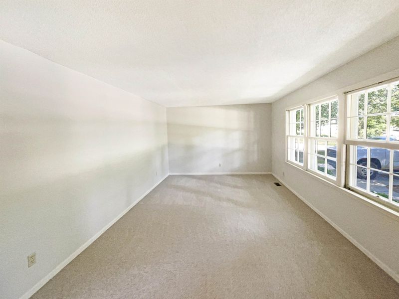 4021 Pin Oak Rd, Raleigh, NC 27604