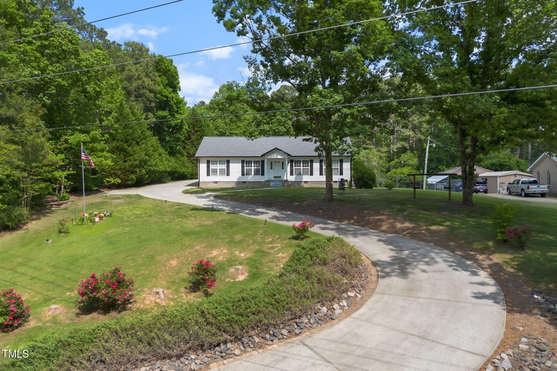 4022 Avents Ferry Rd, Sanford, NC 27330