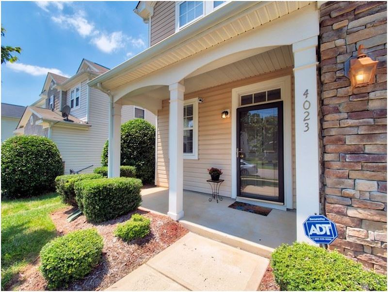 4023 Oatgrass Ln, Raleigh, NC 27604