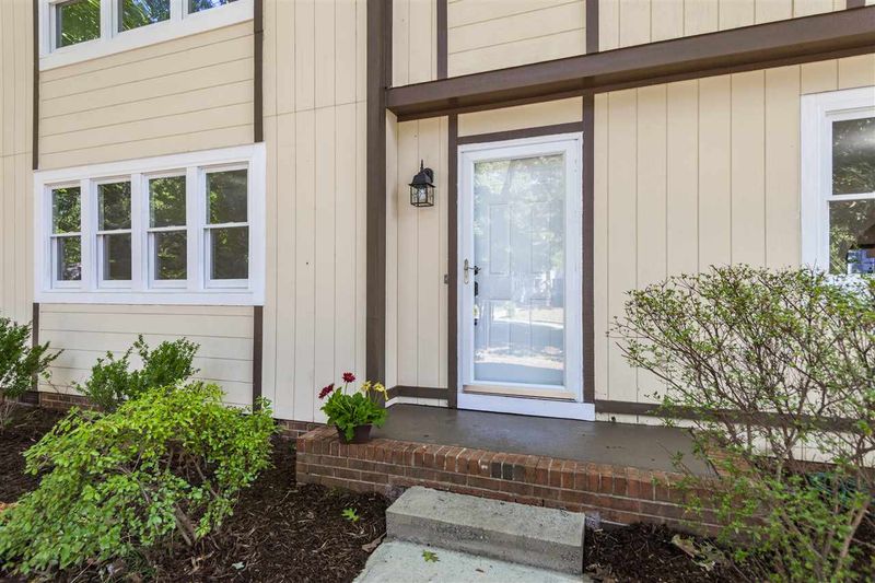 4025 Grimstead Ln, Raleigh, NC 27613